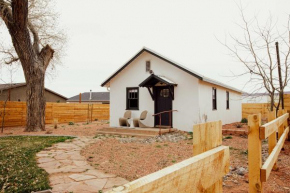 Modern Kanab Cottage with View Less Than 1 Mi to Hiking!
